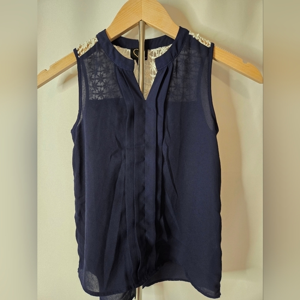 Navy Sleeveless Blouse with White Crochet Lace Back – Sheer Chiffon Style,size S